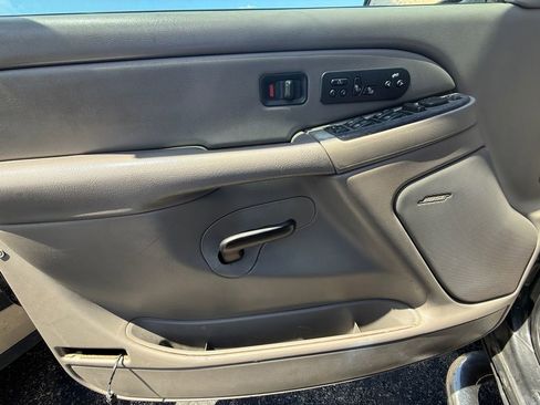 Used 2006 Chevrolet Avalanche Z71 w/ Sun And Sound Package AWD/4WD image 9