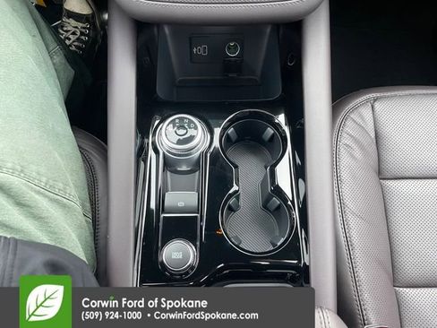 New 2026 Ford Explorer Platinum w/ LUX Leather Package image 32