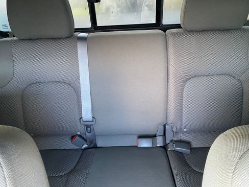 Used 2020 Nissan Frontier SV w/ Midnight Edition Floor Mats image 18