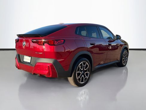 Used 2025 BMW X2 xDrive28i image 3