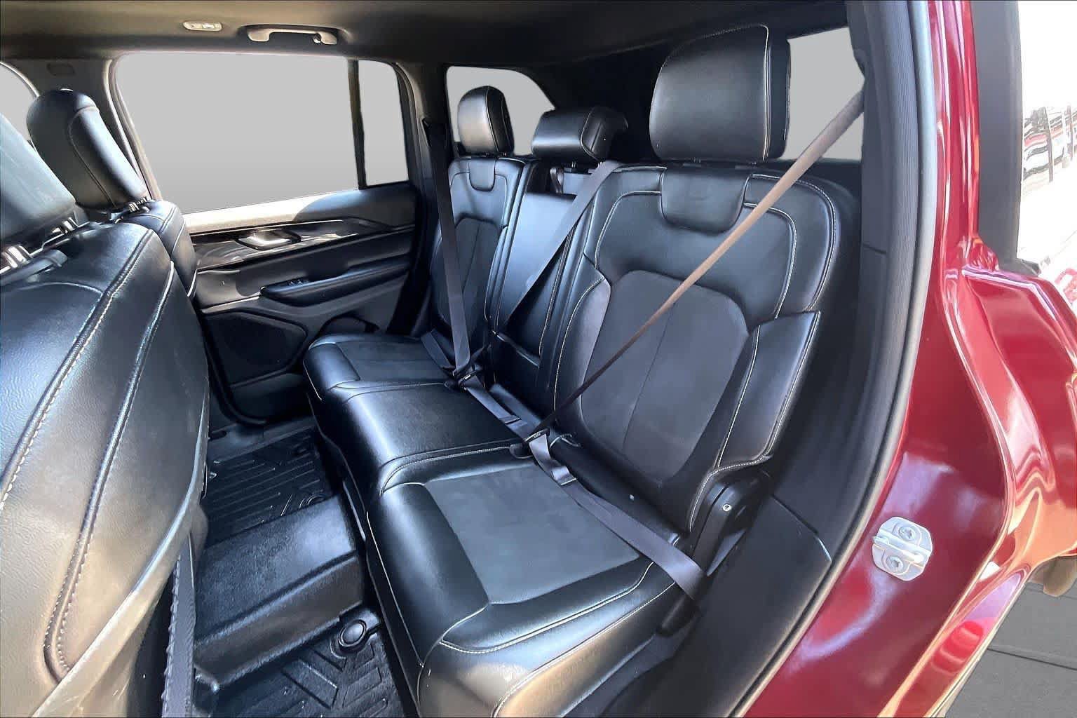 Used 2023 Jeep Grand Cherokee Altitude AWD/4WD image 20