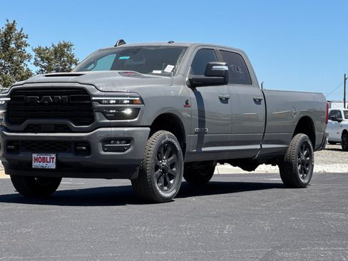 New 2026 RAM 2500 Laramie w/ Night Edition AWD/4WD image 7