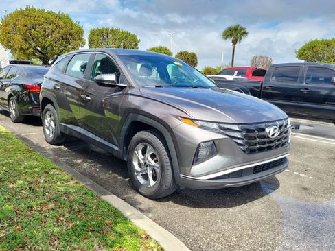 Used 2023 Hyundai Tucson SE image 3