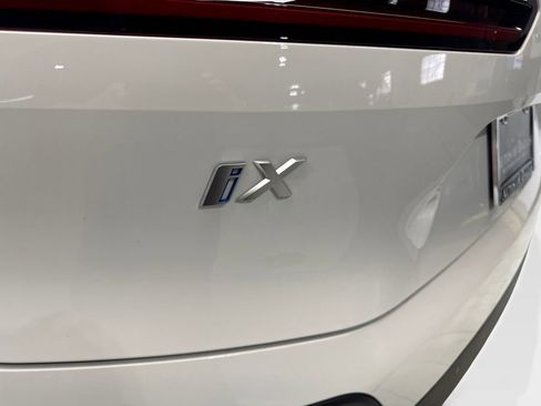 Used 2024 BMW iX xDrive50 w/ Convenience Package AWD/4WD image 23