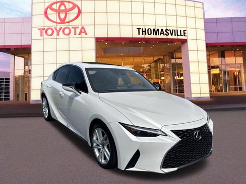 Used 2025 Lexus IS 300 w/ Comfort Package RWD image 3