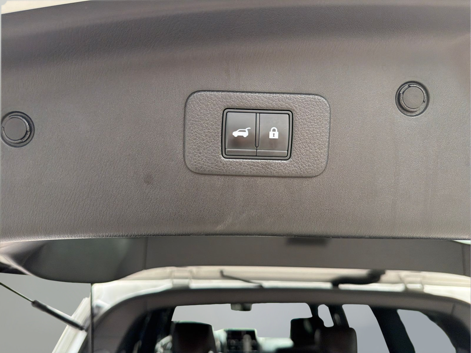 Used 2022 Nissan Armada Platinum w/ Captain's Chairs Package RWD image 41