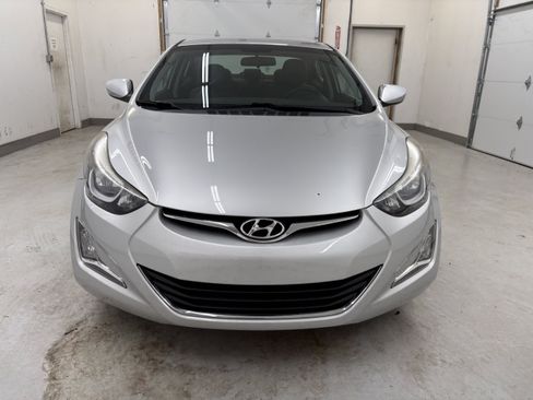 Used 2015 Hyundai Elantra SE w/ Option Group 02 FWD image 6