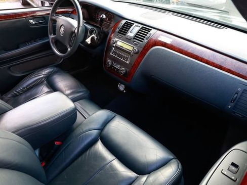 Used 2006 Cadillac DTS FWD image 18