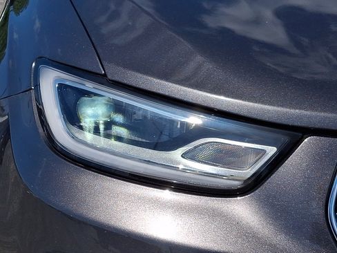 Certified 2023 Chrysler Pacifica Touring-L FWD image 10