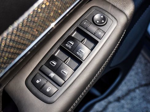 Used 2018 Jeep Grand Cherokee Trackhawk AWD/4WD image 18