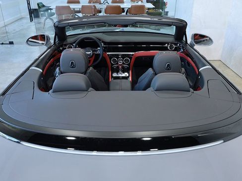 Used 2024 Bentley Continental GT V8 image 16