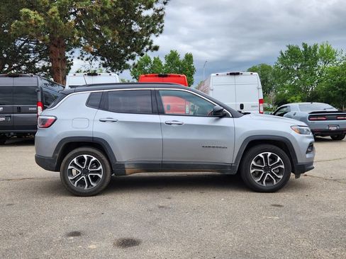 Used 2023 Jeep Compass Limited AWD/4WD image 2