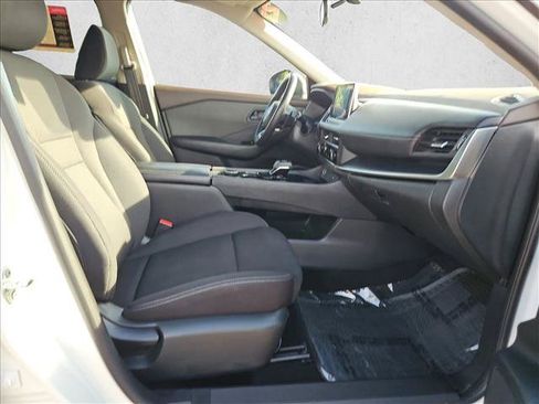 Used 2023 Nissan Rogue S AWD/4WD image 19
