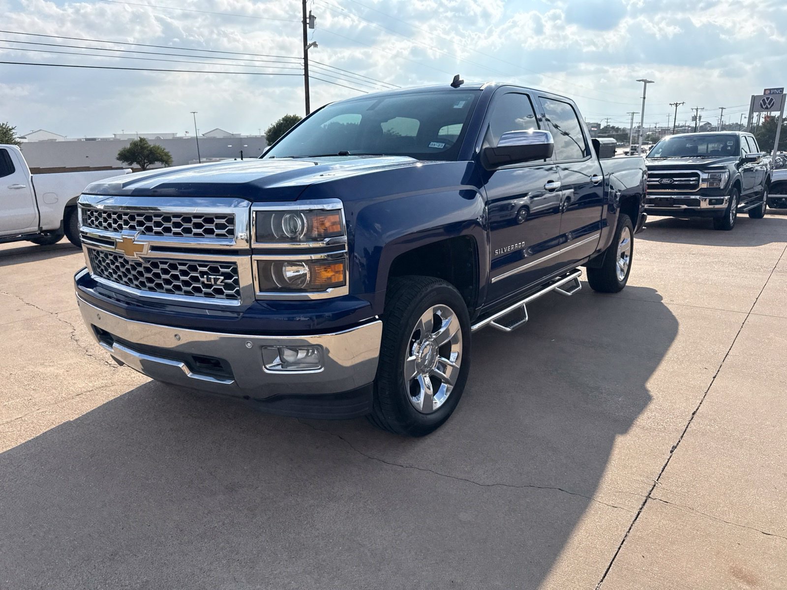Used 2014 Chevrolet Silverado 1500 LTZ w/ LTZ Plus Package AWD/4WD image 3