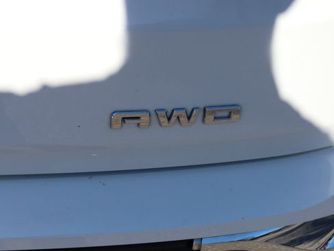 Used 2020 GMC Terrain SLT image 17