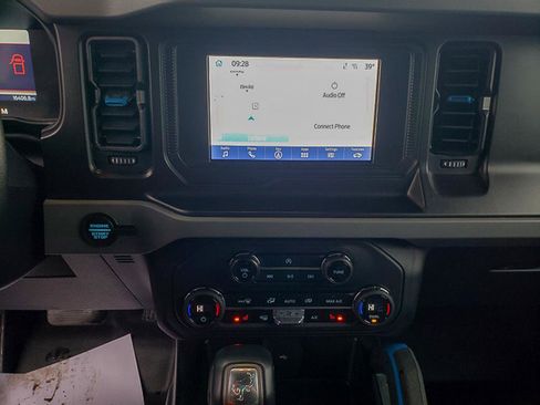 Used 2023 Ford Bronco Black Diamond image 14