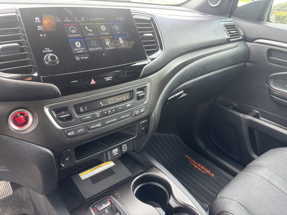 Used 2022 Honda Pilot TrailSport image 9