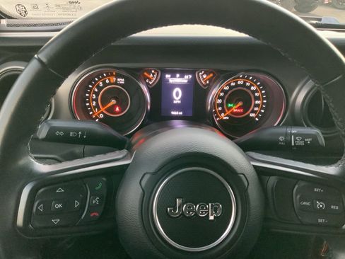 Used 2022 Jeep Gladiator Willys image 19