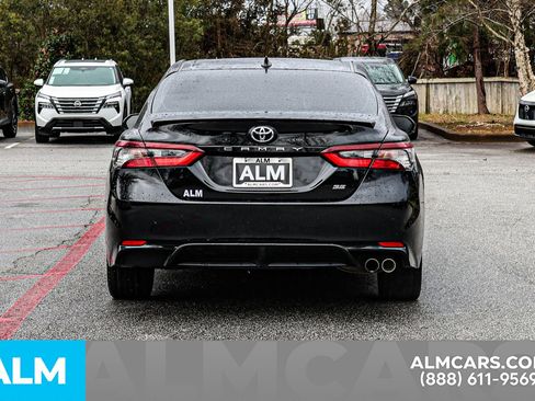 Used 2022 Toyota Camry SE image 12