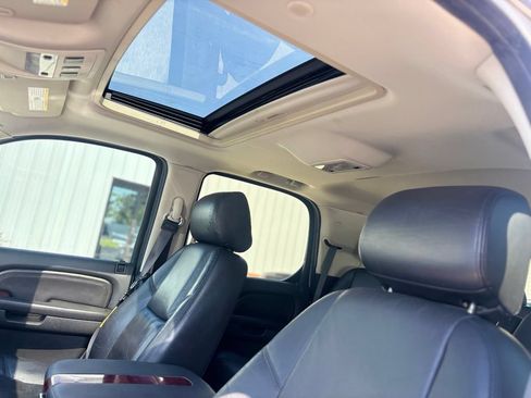 Used 2007 Cadillac Escalade AWD w/ Information Package image 27