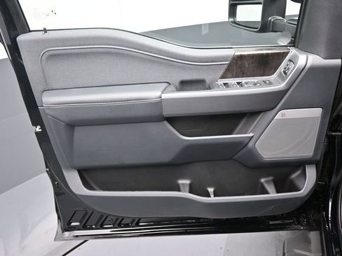 New 2026 Ford F250 Lariat w/ Black Appearance Package AWD/4WD image 6