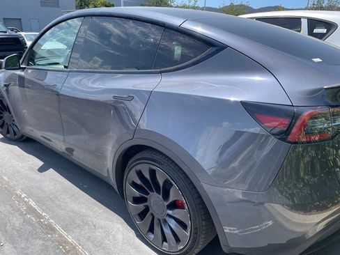 Used 2023 Tesla Model Y Performance AWD/4WD image 6