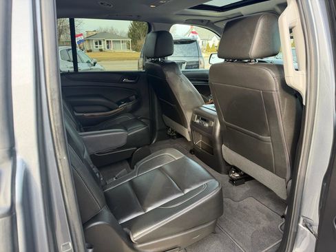 Used 2020 Chevrolet Suburban LT image 20