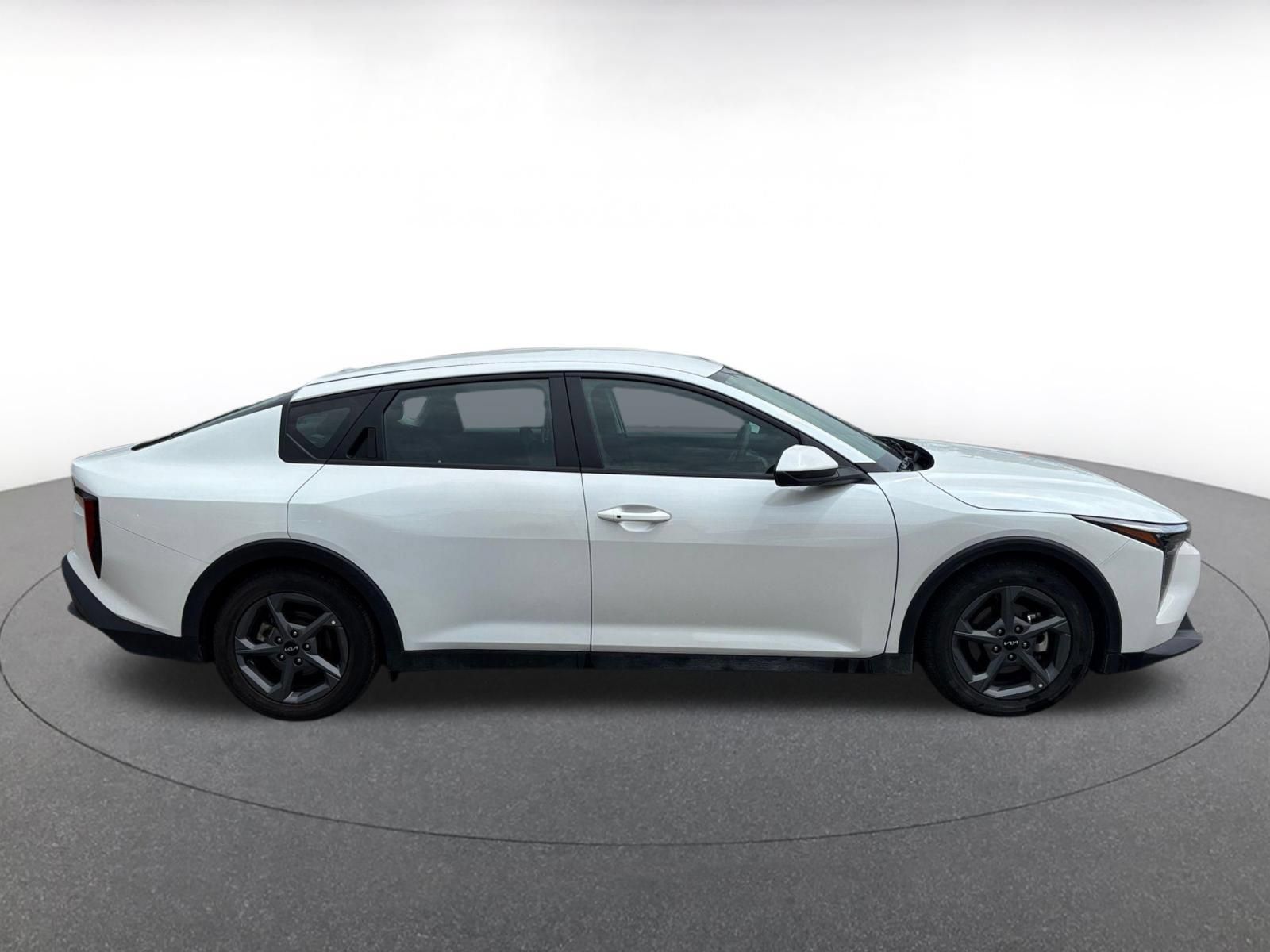 Used 2025 Kia K4 FWD image 14