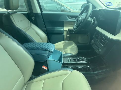 Used 2025 Ford Maverick Lariat w/ 4K Tow Package image 3