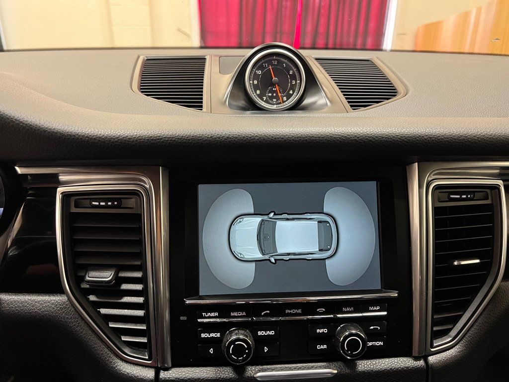 Used 2015 Porsche Macan S AWD/4WD image 31