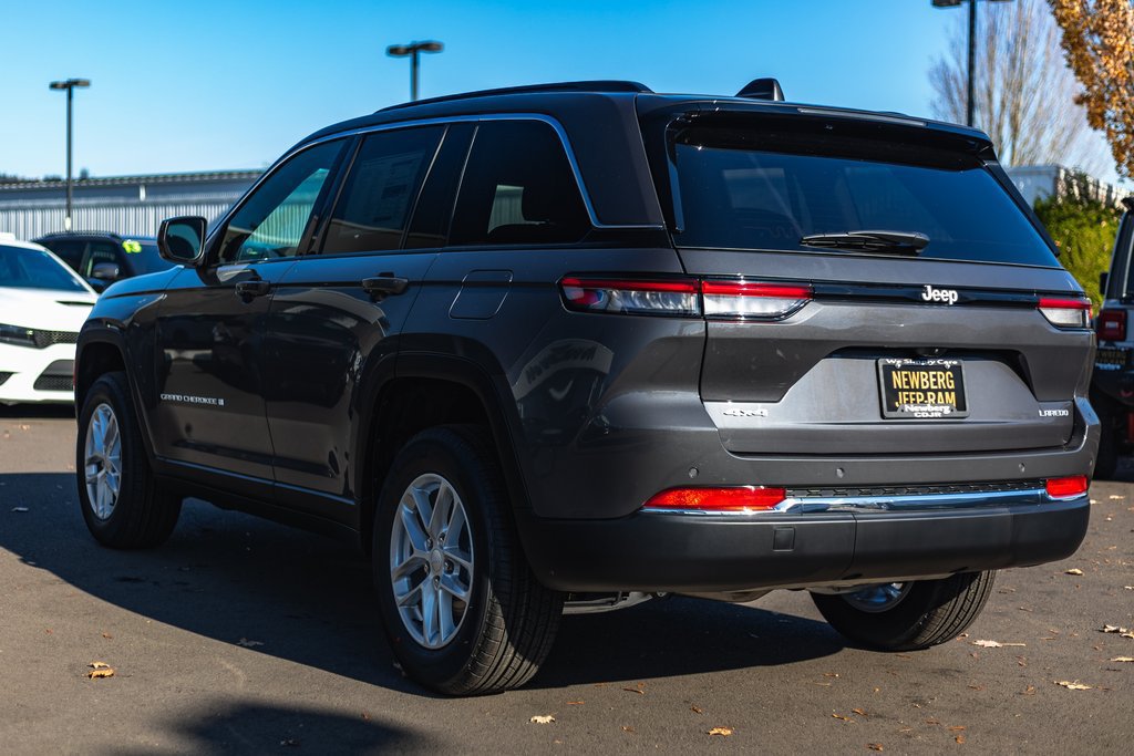 New 2025 Jeep Grand Cherokee Laredo X w/ Trailer Tow Package AWD/4WD image 10