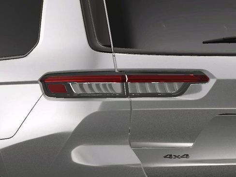 New 2025 Jeep Grand Cherokee L Altitude image 12