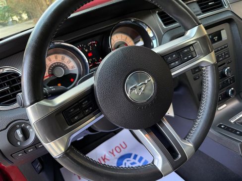 Used 2010 Ford Mustang GT Premium image 41