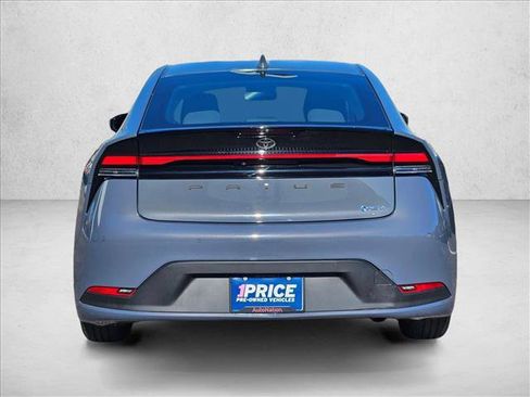 Used 2024 Toyota Prius LE image 6