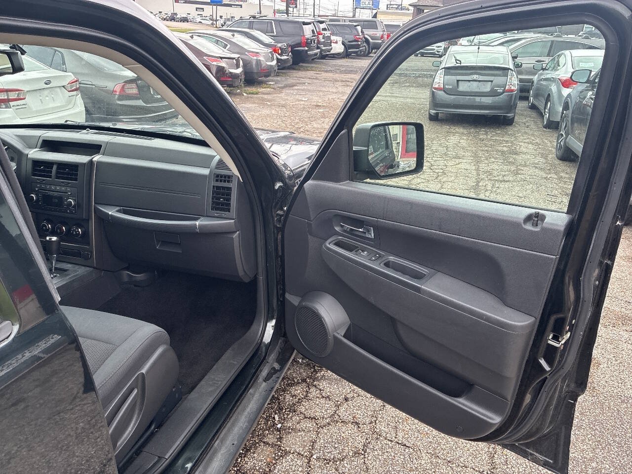 Used 2012 Jeep Liberty Sport w/ Popular Equipment Group AWD/4WD image 12
