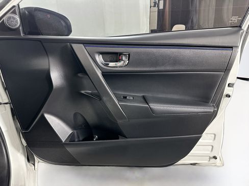 Used 2018 Toyota Corolla SE w/ Protection Package image 29