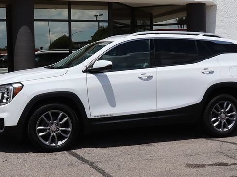 Used 2022 GMC Terrain SLT AWD/4WD image 7