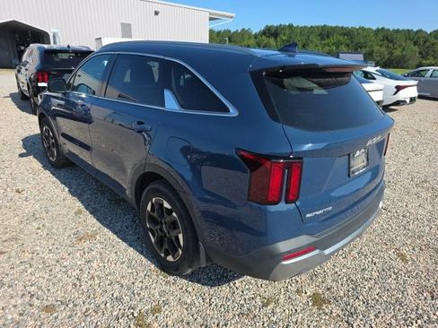 Certified 2024 Kia Sorento S w/ Panoramic Sunroof Package FWD image 4