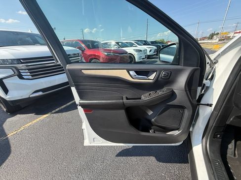 Used 2021 Ford Escape Titanium w/ Titanium Elite Package FWD image 11