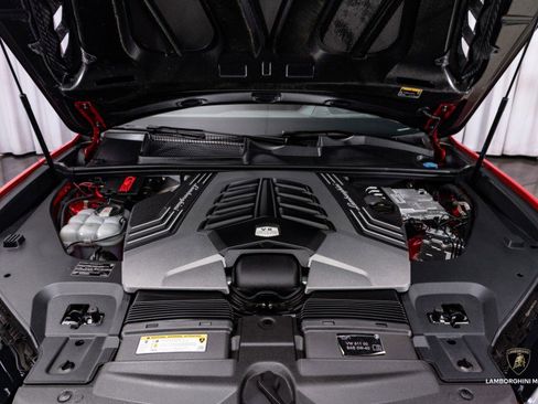 Used 2024 Lamborghini Urus S image 7