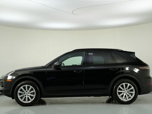 Used 2022 Porsche Cayenne Platinum Edition image 9