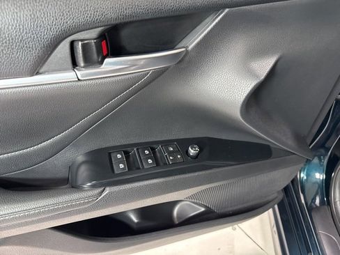 Used 2018 Toyota Camry XSE image 10