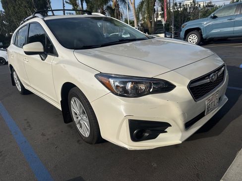 Used 2017 Subaru Impreza 2.0i Premium image 1