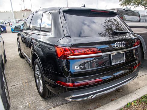 Used 2023 Audi Q7 Premium w/ Convenience Package image 10