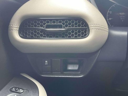 Certified 2023 Honda HR-V LX image 17