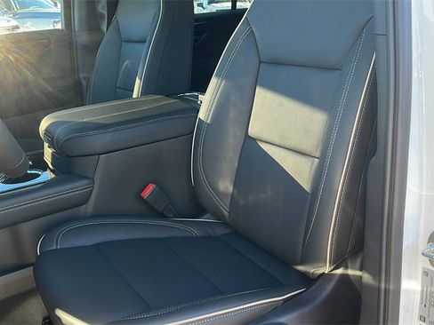 New 2026 GMC Yukon Elevation image 11