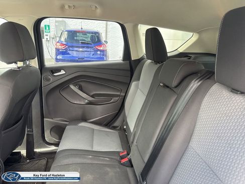 Used 2017 Ford Escape SE w/ Equipment Group 201A AWD/4WD image 32