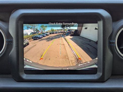 Used 2023 Jeep Wrangler Unlimited Rubicon 4xe w/ Cold Weather Group AWD/4WD image 13