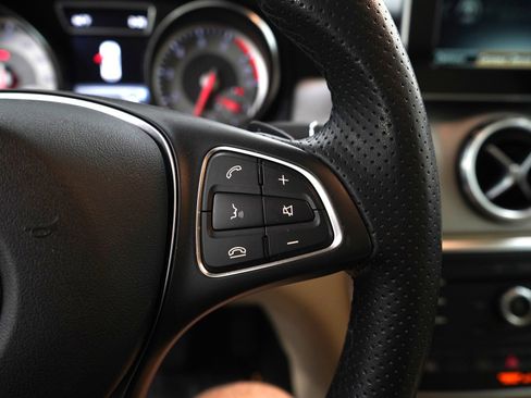 Used 2017 Mercedes-Benz GLA 250 4MATIC image 19