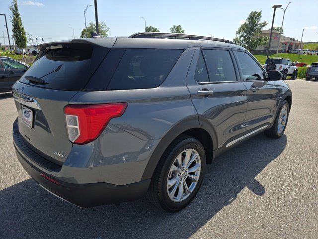 Used 2023 Ford Explorer XLT w/ Equipment Group 202A AWD/4WD image 5